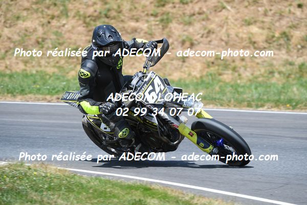 http://v2.adecom-photo.com/images//8.MOTO/2023/10_SUPERMOTARD_LOHEAC_2023/VETERAN_FEMININE/LACAZE_Stephane/41A_7793.JPG