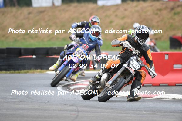 http://v2.adecom-photo.com/images//8.MOTO/2023/10_SUPERMOTARD_LOHEAC_2023/VETERAN_FEMININE/MAZAUD_Francois/41A_0017.JPG