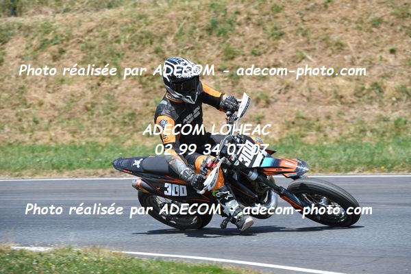 http://v2.adecom-photo.com/images//8.MOTO/2023/10_SUPERMOTARD_LOHEAC_2023/VETERAN_FEMININE/MAZAUD_Francois/41A_7712.JPG