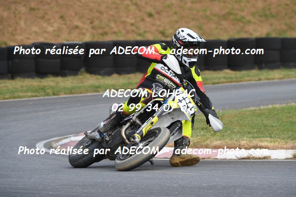 http://v2.adecom-photo.com/images//8.MOTO/2023/10_SUPERMOTARD_LOHEAC_2023/VETERAN_FEMININE/MEZARD_Stephane/41A_5889.JPG