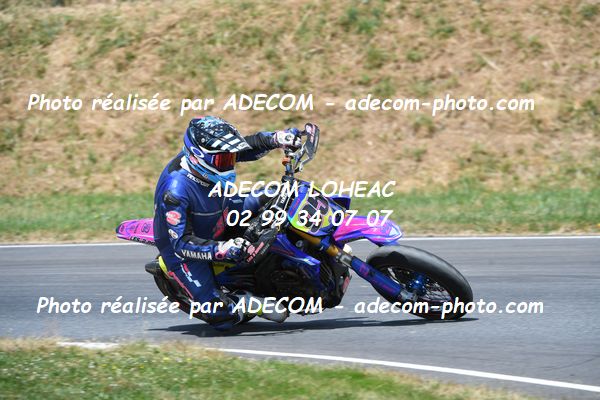 http://v2.adecom-photo.com/images//8.MOTO/2023/10_SUPERMOTARD_LOHEAC_2023/VETERAN_FEMININE/SALVATORE_Alex/41A_7709.JPG