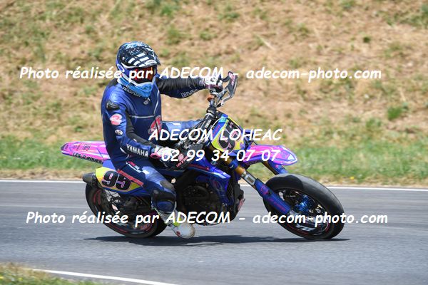 http://v2.adecom-photo.com/images//8.MOTO/2023/10_SUPERMOTARD_LOHEAC_2023/VETERAN_FEMININE/SALVATORE_Alex/41A_7771.JPG