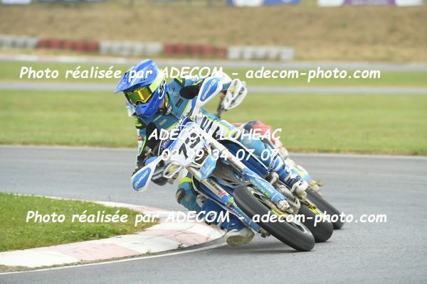 http://v2.adecom-photo.com/images//8.MOTO/2024/SUPERMOTARD_LOHEAC_2024/CHALLENGER/DESFARGUE_Benoit/00A_4556.JPG