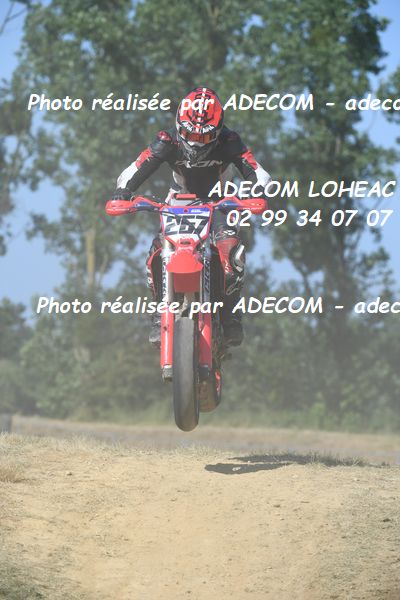 http://v2.adecom-photo.com/images//8.MOTO/2024/SUPERMOTARD_LOHEAC_2024/CHALLENGER/DUMONTIER_Anthony/00A_1675.JPG