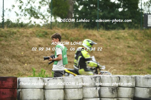http://v2.adecom-photo.com/images//8.MOTO/2025/9_SUPERMOTARD_LOHEAC_2025/AMBIANCE_DIVERS/54A_5118.JPG