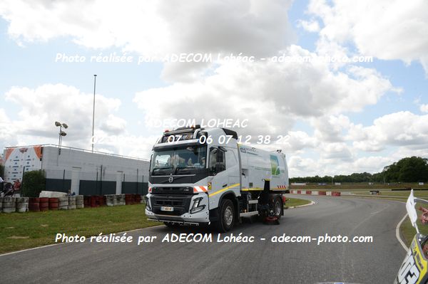 http://v2.adecom-photo.com/images//8.MOTO/2025/9_SUPERMOTARD_LOHEAC_2025/AMBIANCE_DIVERS/54B_0007.JPG