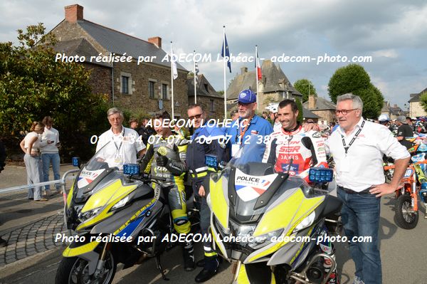 http://v2.adecom-photo.com/images//8.MOTO/2025/9_SUPERMOTARD_LOHEAC_2025/AMBIANCE_DIVERS/54B_9626.JPG