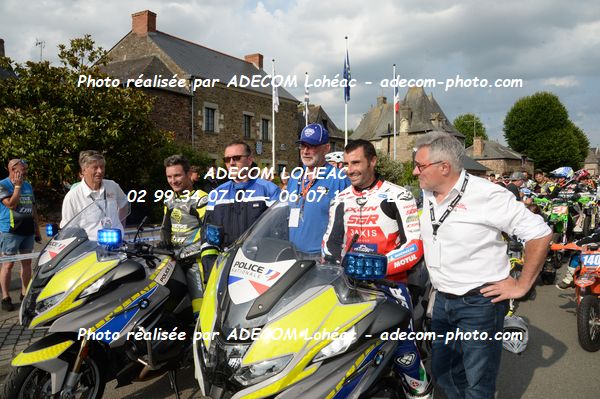 http://v2.adecom-photo.com/images//8.MOTO/2025/9_SUPERMOTARD_LOHEAC_2025/AMBIANCE_DIVERS/54B_9642.JPG