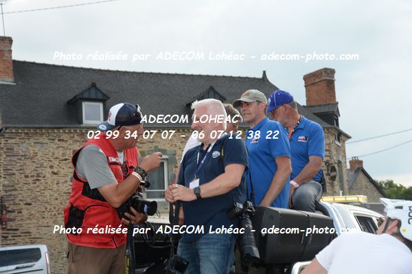 http://v2.adecom-photo.com/images//8.MOTO/2025/9_SUPERMOTARD_LOHEAC_2025/AMBIANCE_DIVERS/54B_9777.JPG