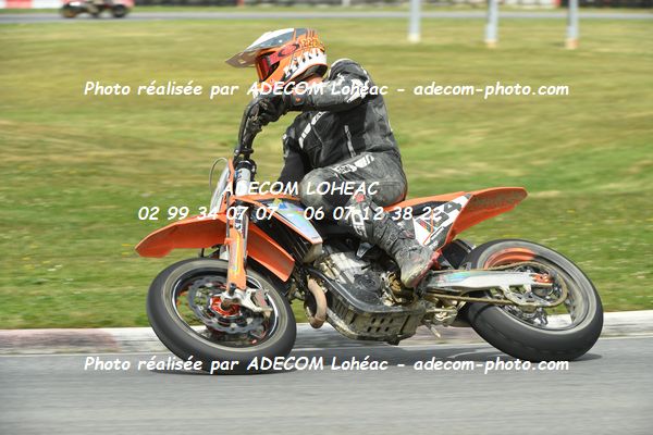 http://v2.adecom-photo.com/images//8.MOTO/2025/9_SUPERMOTARD_LOHEAC_2025/CHALLENGER/PAGET_Emilien/54A_3925.JPG