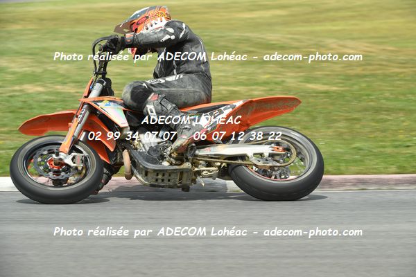 http://v2.adecom-photo.com/images//8.MOTO/2025/9_SUPERMOTARD_LOHEAC_2025/CHALLENGER/PAGET_Emilien/54A_3950.JPG