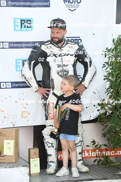 http://v2.adecom-photo.com/images//8.MOTO/2025/9_SUPERMOTARD_LOHEAC_2025/PODIUMS/54A_6545.JPG