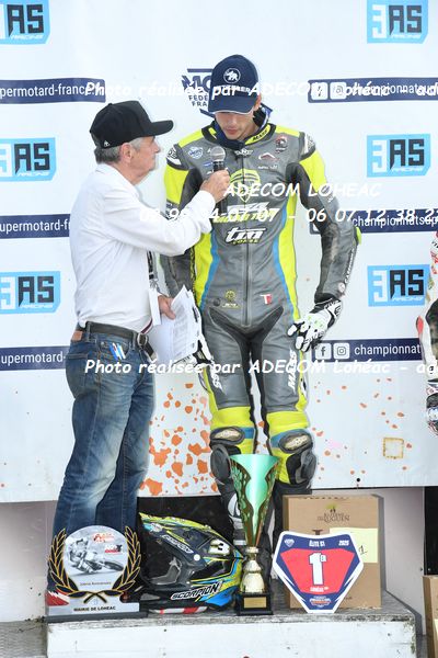 http://v2.adecom-photo.com/images//8.MOTO/2025/9_SUPERMOTARD_LOHEAC_2025/PODIUMS/54A_6562.JPG