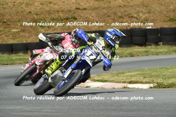 http://v2.adecom-photo.com/images//8.MOTO/2025/9_SUPERMOTARD_LOHEAC_2025/VETERAN_FEMIINE/BOSCH_Cyrille/54A_6283.JPG